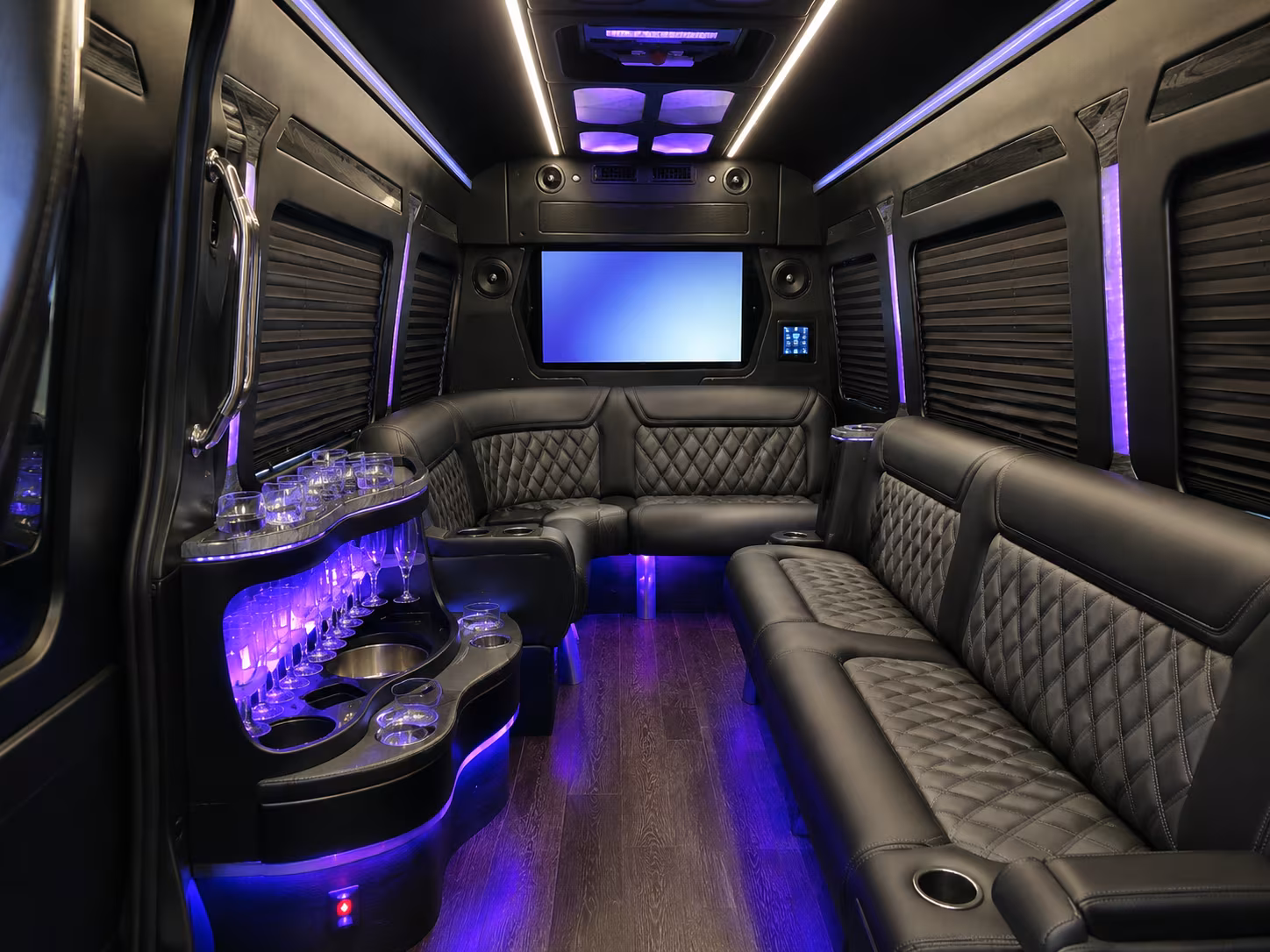 we help you compare buses for belmont park racing and jones beach events